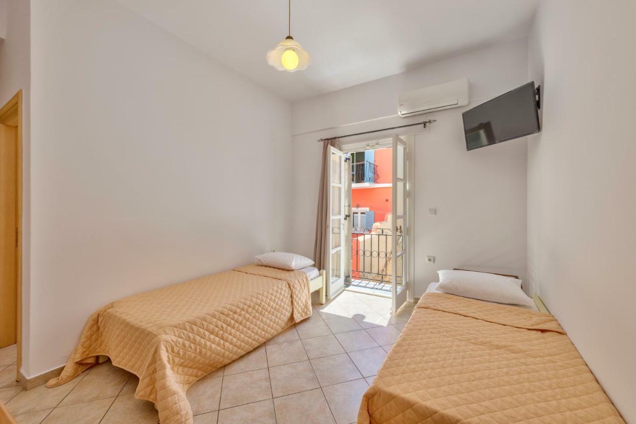Ethrionplus Two Rooms Apartments Balconies 100 M From The Port Ermoupoli Luaran gambar