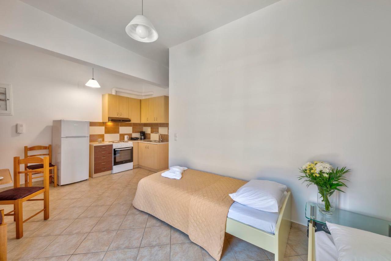 Ethrionplus Two Rooms Apartments Balconies 100 M From The Port Ermoupoli Luaran gambar