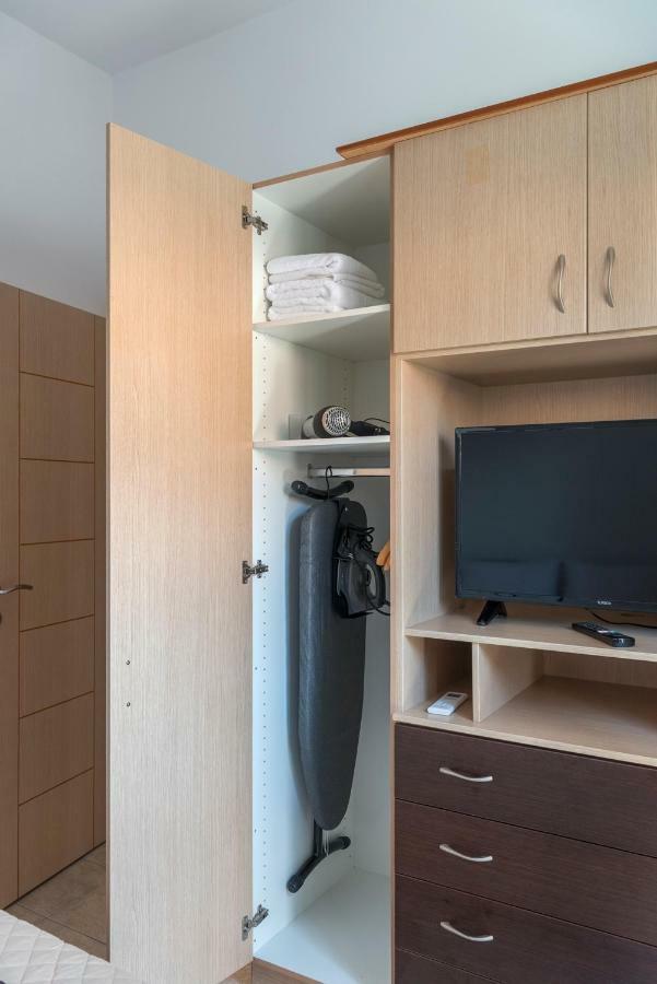 Ethrionplus Two Rooms Apartments Balconies 100 M From The Port Ermoupoli Luaran gambar